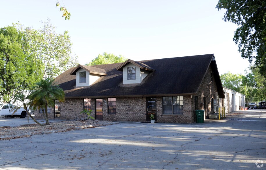 More Photos Of 4601 Enterprise Ave, Naples Manufacturing For Lease