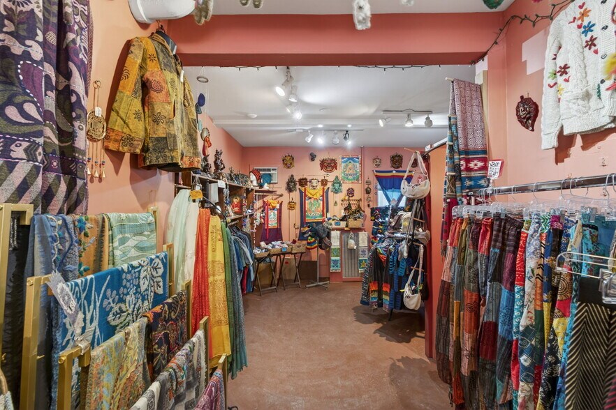 More Photos Of 5-9 Rock City Rd, Woodstock Storefront Retail Residential For Sale