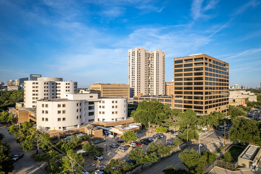 More Photos Of 1200 Binz St, Houston Medical For Lease