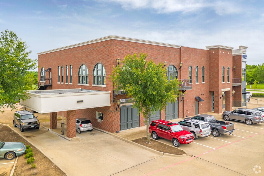 More Photos Of 1831 E Broad St, Mansfield Freestanding For Lease