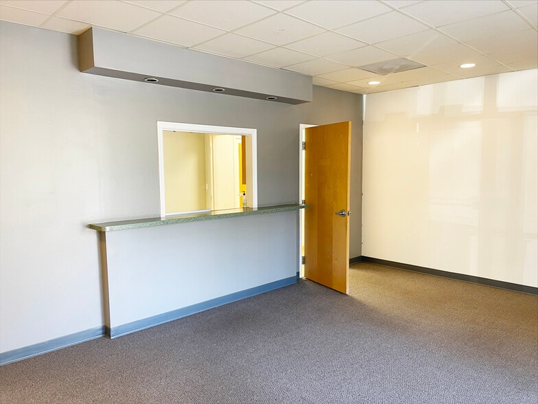 More Photos Of 3030 Ashley Town Center Dr, Charleston Office For Lease