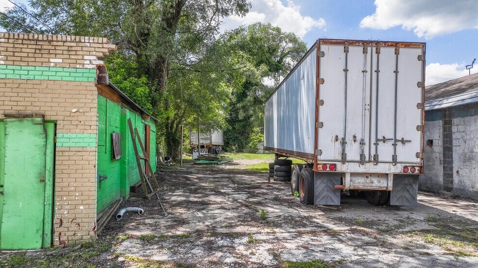 More Photos Of 1308 Lynn Garden Dr, Kingsport Auto Repair For Sale