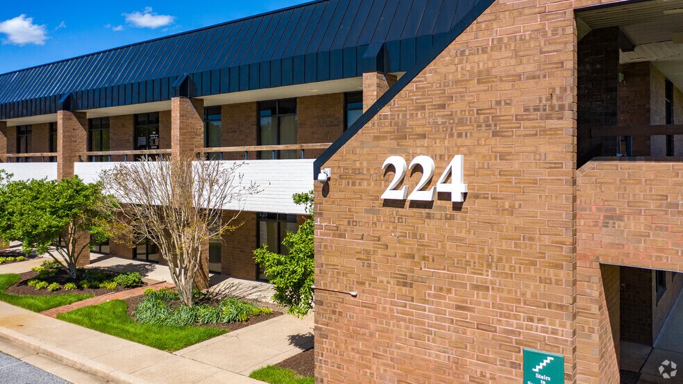 More Photos Of 224 Schilling Cir, Hunt Valley Flex For Lease