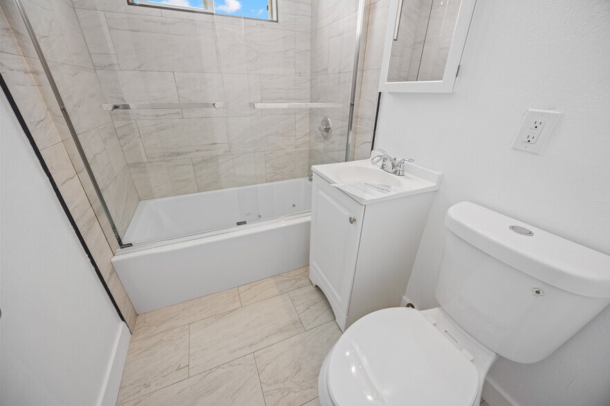 More Photos Of 1445 N Wilmington Blvd, Wilmington Multifamily For Sale