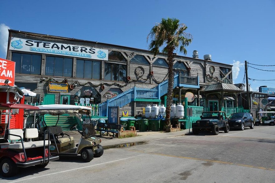 More Photos Of 450 Dock St, Cedar Key Freestanding For Sale