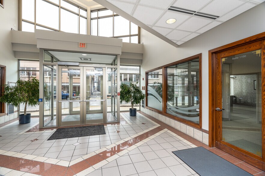 More Photos Of 415 Columbia St, Lafayette Office For Sale