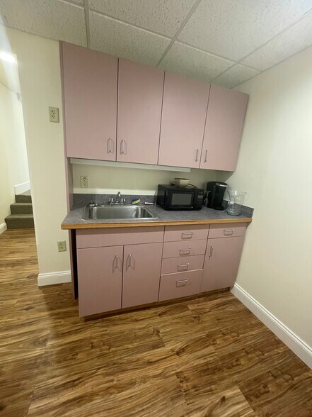 More Photos Of 1224 S Queen St, York Medical For Lease