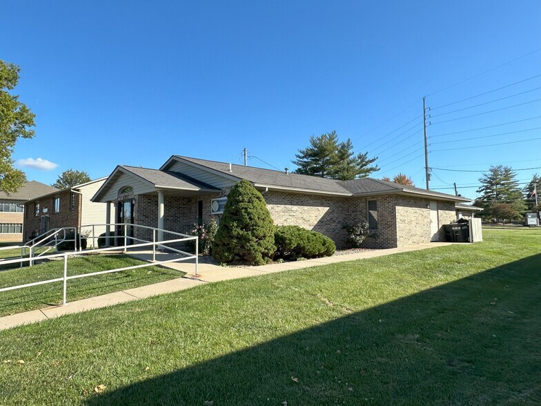 More Photos Of 1317 Dadrian Professional Park, Godfrey Medical For Sale
