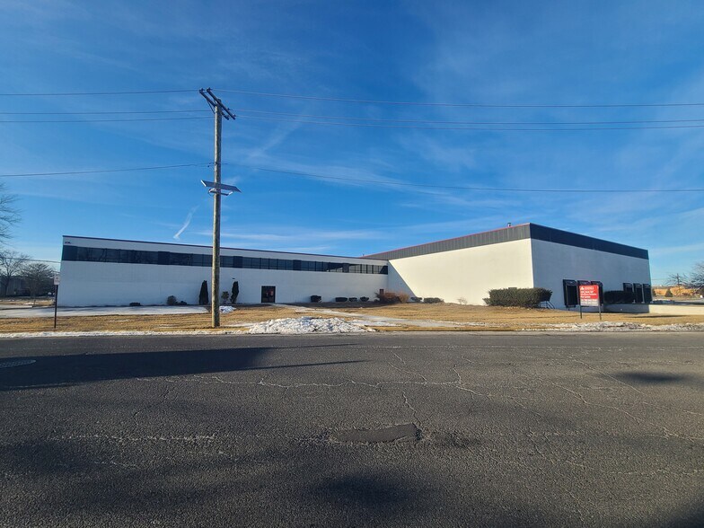 Primary Photo Of 299 Murray Hill Pky, East Rutherford Warehouse For Lease