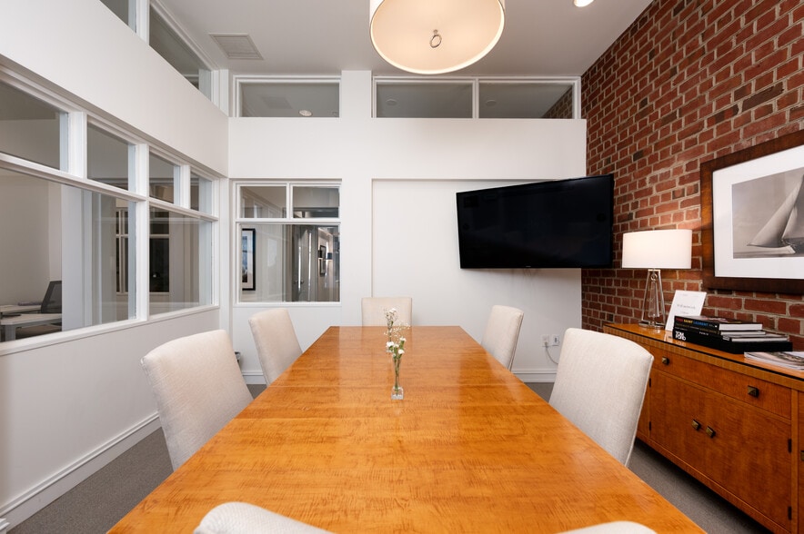 More Photos Of 209 Main St, Annapolis Office For Sale