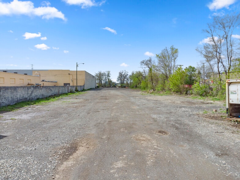 More Photos Of 14321 W Warren Ave, Dearborn Land For Lease