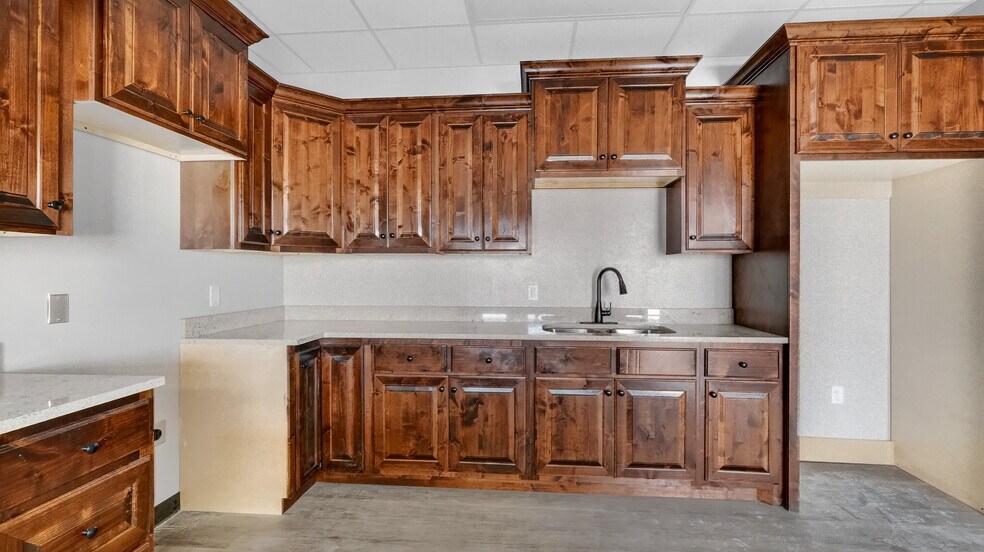 More Photos Of 16510 W Basin St, Odessa Warehouse For Sale