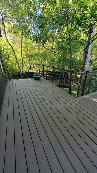 More Photos Of 1405 E 38th 1/2 St, Austin Office For Lease