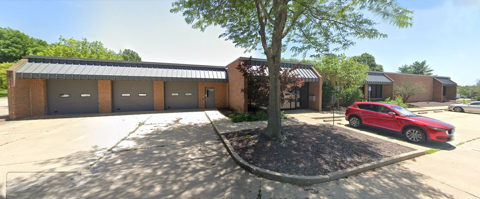 More Photos Of 6200 Main St, Grandview Office For Lease