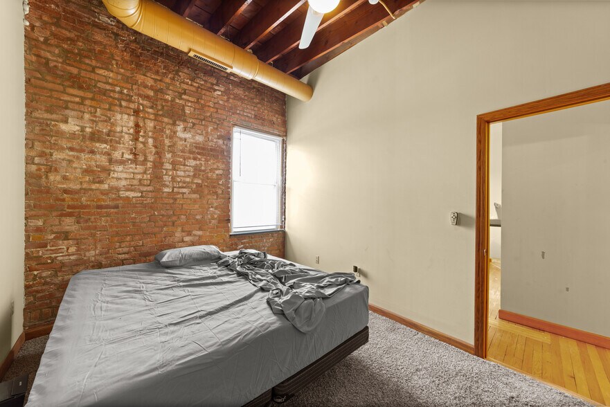 More Photos Of 2800-2806 Mayfield Rd, Cleveland Heights Storefront Retail Office For Sale