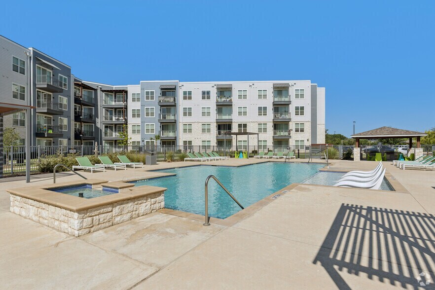More Photos Of 300 Lakefront Dr, Little Elm Apartments For Lease