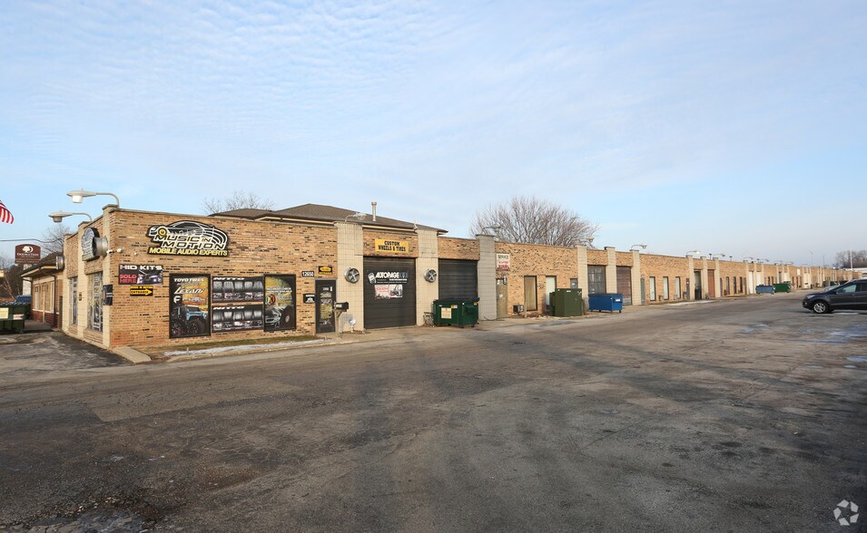 More Photos Of 12600-12650 S Kroll Dr, Alsip Warehouse For Lease