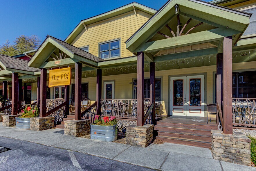 More Photos Of 3093 US Highway 64 E, Sapphire General Retail For Sale