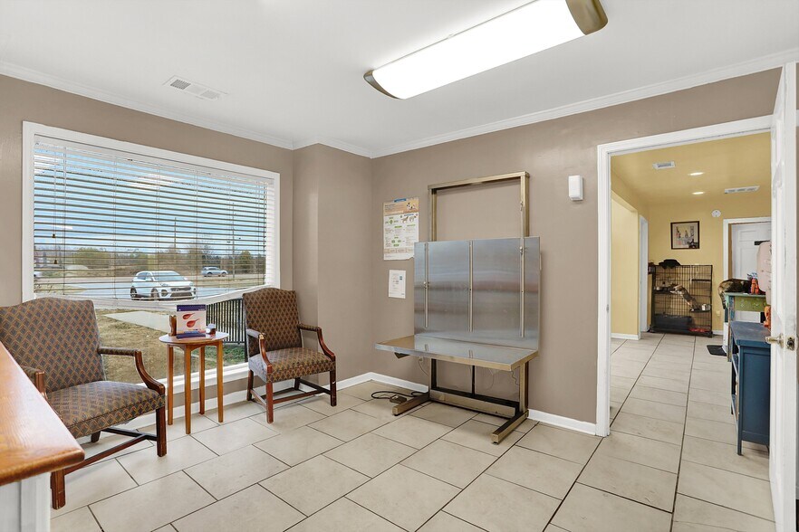 More Photos Of 5165 Getwell Rd, Southaven Office For Sale