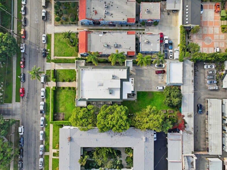 More Photos Of 3741 W 27th St, Los Angeles Specialty For Sale