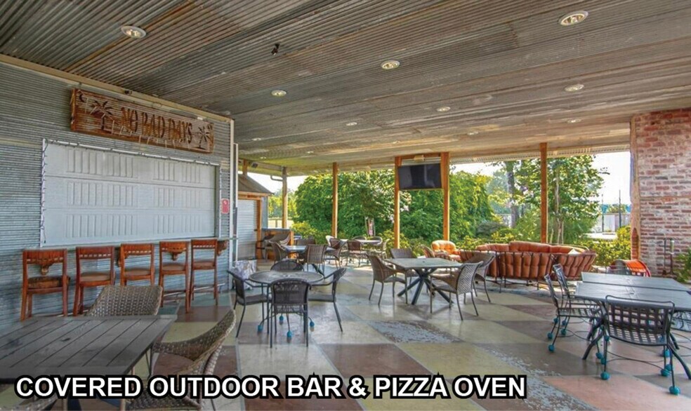 More Photos Of 15228 I-30 Hwy, Benton Restaurant For Sale