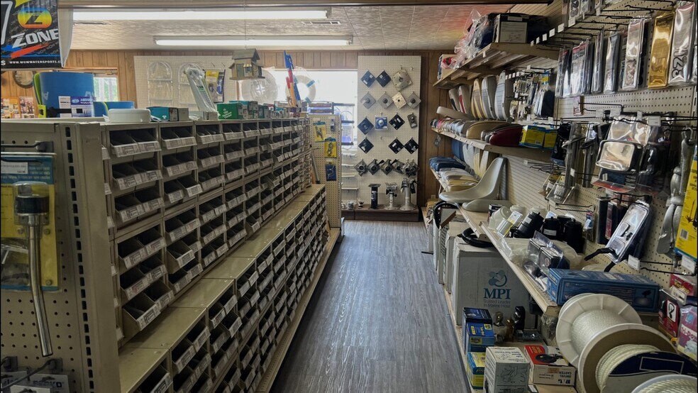 More Photos Of 2618 W Main St, Gun Barrel City Storefront For Sale