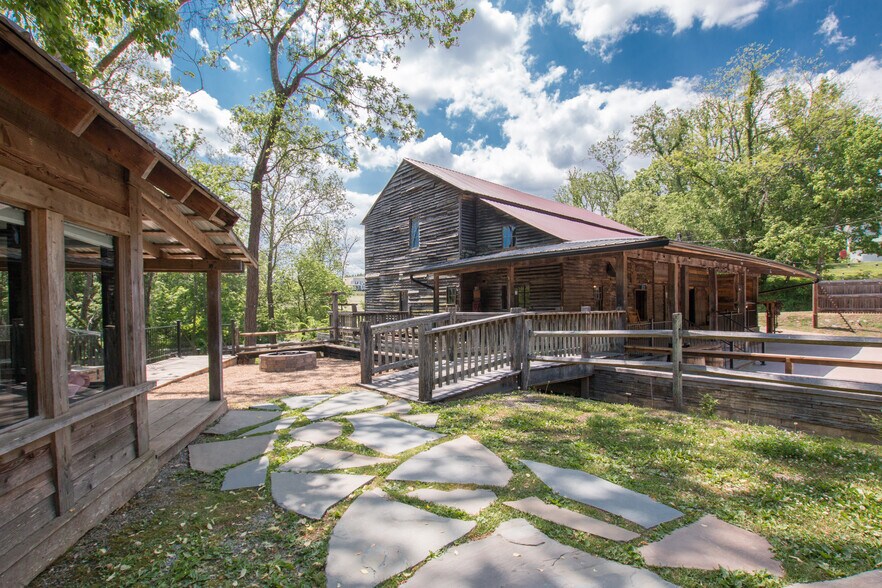 More Photos Of 21405 Parks Mill Rd, Abingdon Lodge Meeting Hall For Sale