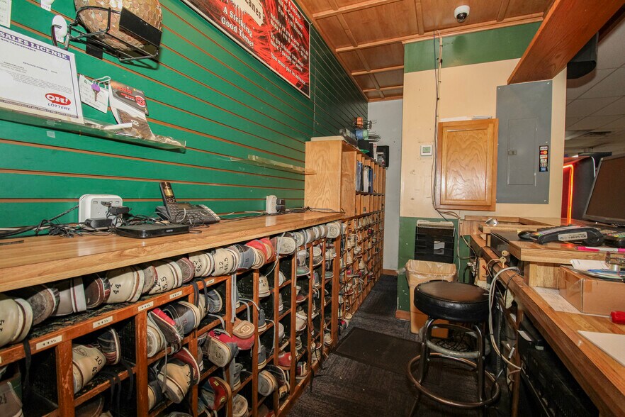More Photos Of 125 Main St, Huron Bowling Alley For Sale