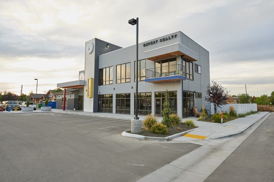 More Photos Of 7655 N Jennie Ln, Boise Schools For Sale