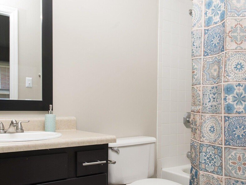 More Photos Of 657 S 3rd St, Louisville Apartments For Lease