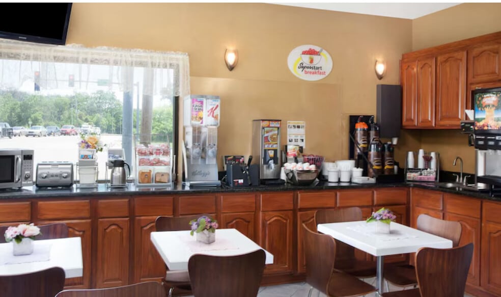 More Photos Of 3160 River Rd, River Grove Hotel For Sale