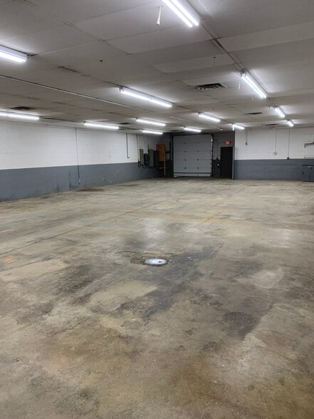 More Photos Of 486 Windsor Park Dr, Dayton Warehouse For Lease