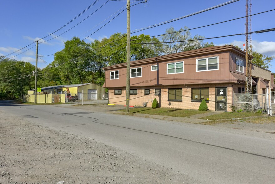 More Photos Of 77 N Market St, Nanticoke Distribution For Lease