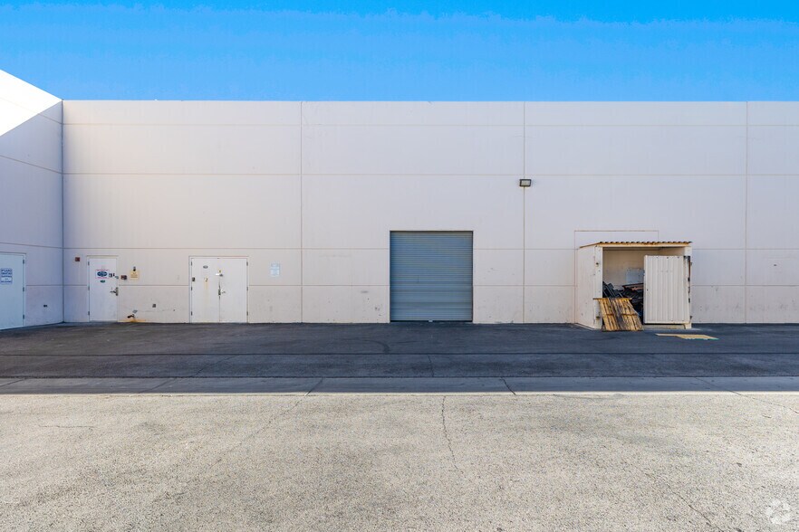 More Photos Of 2455 W Cheyenne Ave, North Las Vegas Light Manufacturing For Lease