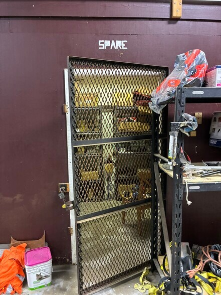 More Photos Of 5734 Heffernan St, Houston Warehouse For Lease