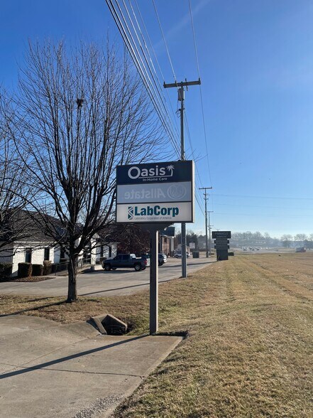 More Photos Of 286 Clear Sky Ct, Clarksville Office For Lease