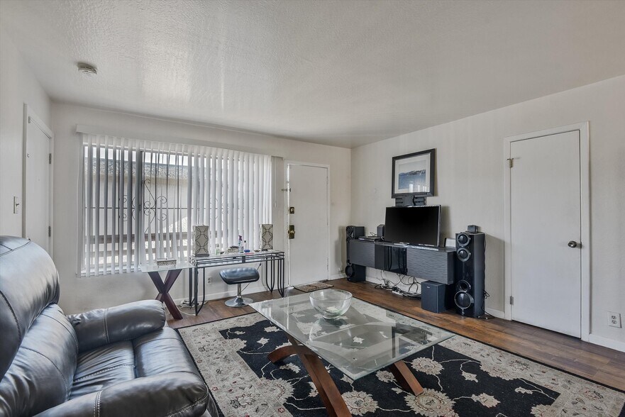 More Photos Of 1927 82nd Ave, Oakland Apartments For Sale