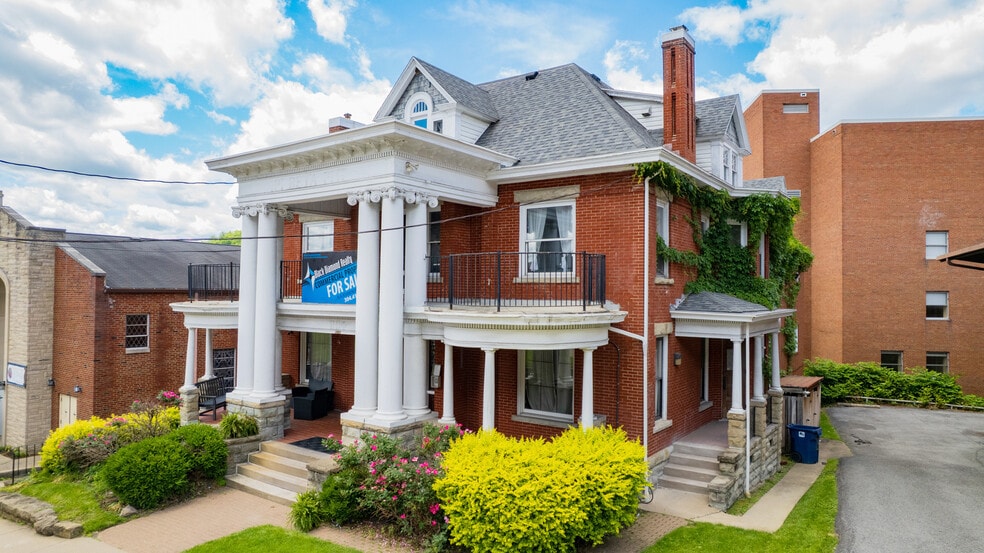 More Photos Of 1493 University Ave, Morgantown Sorority Fraternity House For Sale