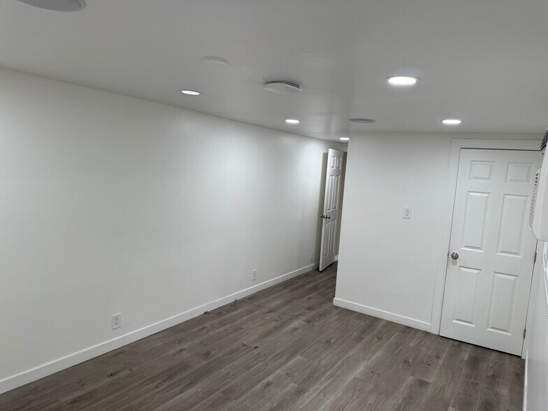 More Photos Of 3814 W 139th St, Hawthorne Warehouse For Sale