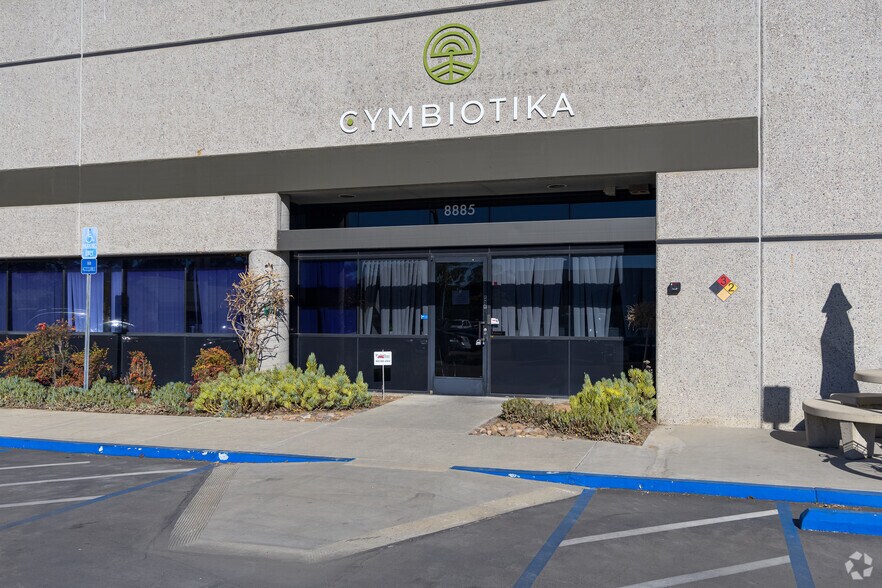 More Photos Of 8885 Rehco Rd, San Diego Flex For Sale