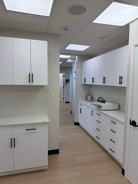 More Photos Of 160 Middle Neck Rd, Great Neck Apartments For Lease