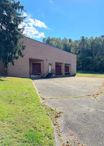 More Photos Of 700 Prince Georges Blvd, Upper Marlboro Warehouse For Lease
