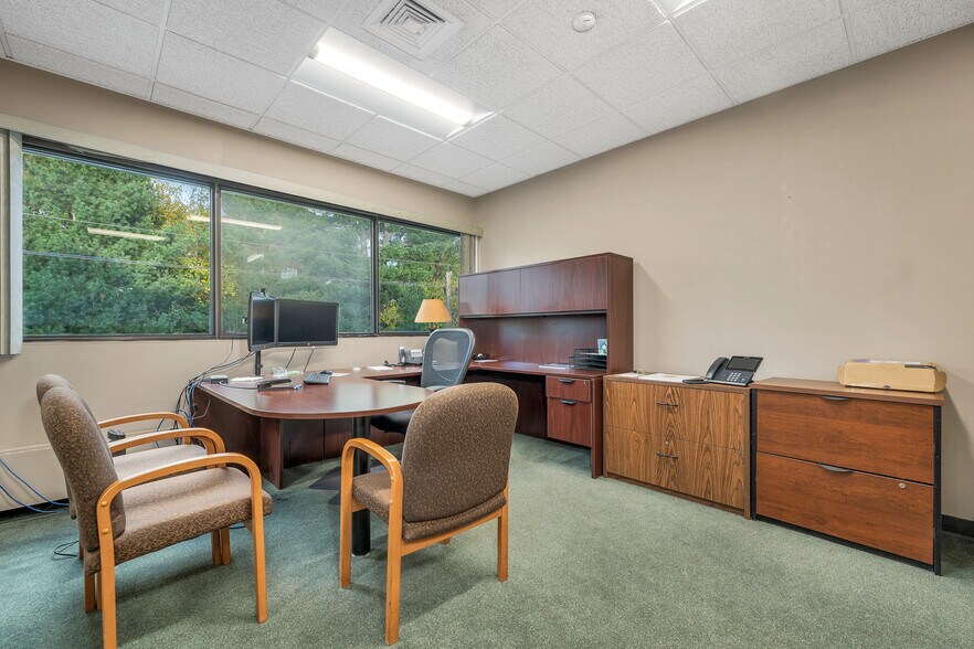 More Photos Of 231 Sutton St, North Andover Medical For Sale