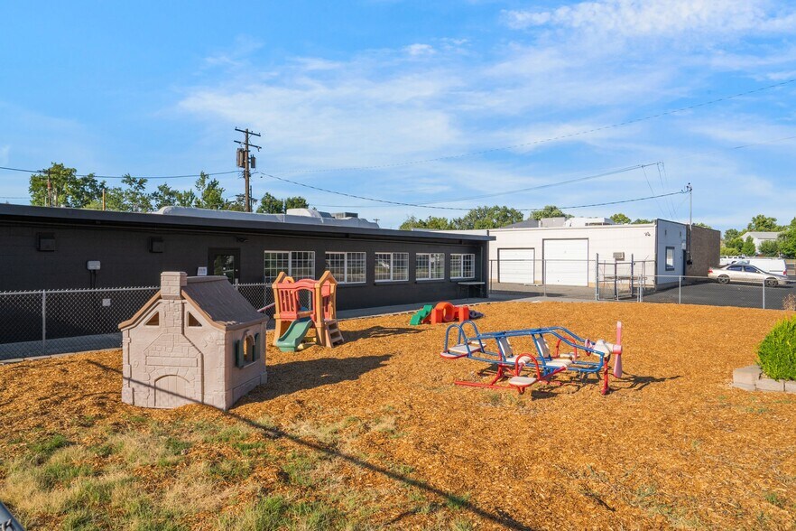 More Photos Of 814 Comstock St, Richland Daycare Center For Sale