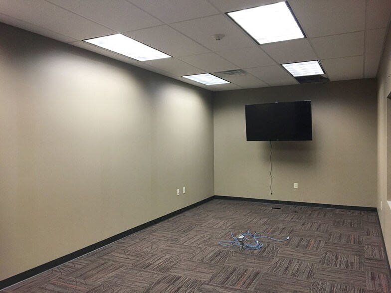 More Photos Of 3622-3636 Sheridan Dr, Amherst Unknown For Lease