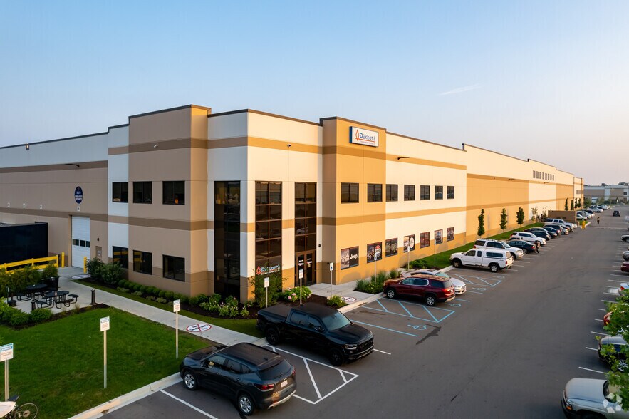 More Photos Of 1420 E 10 Mile Rd, Hazel Park Distribution For Lease