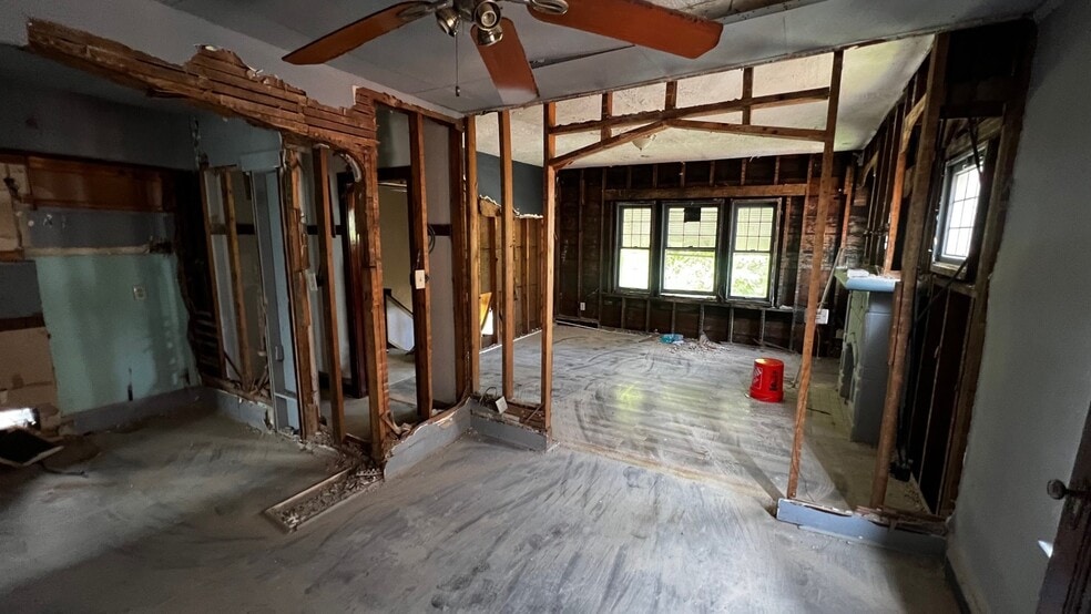 More Photos Of 2265 12th St SW, Akron Apartments For Sale