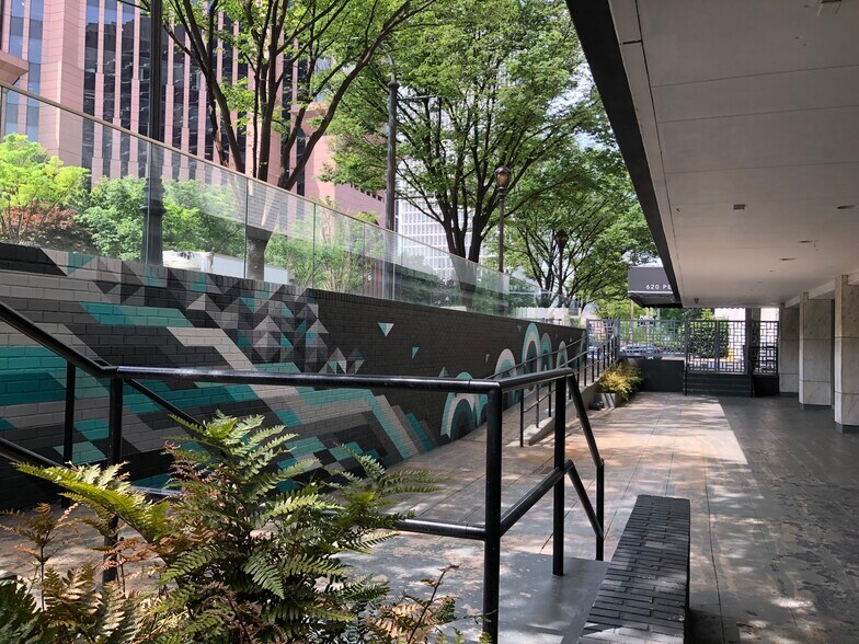 More Photos Of 620 Peachtree St NE, Atlanta Loft Creative Space For Lease