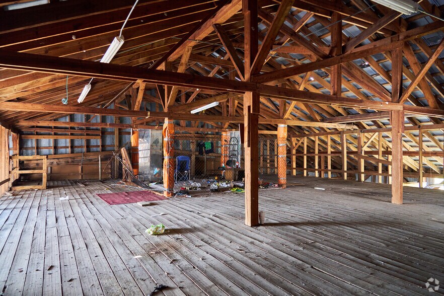 More Photos Of 710 NE 2nd Ave, Okeechobee Warehouse For Sale