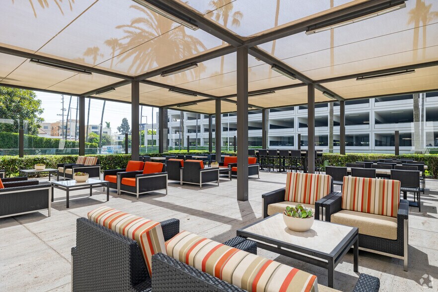 More Photos Of 11100 Santa Monica Blvd, Los Angeles Office For Lease